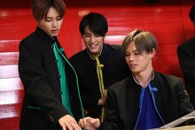 左からタクヤ、ユースケ、カイ。(c)フジテレビ