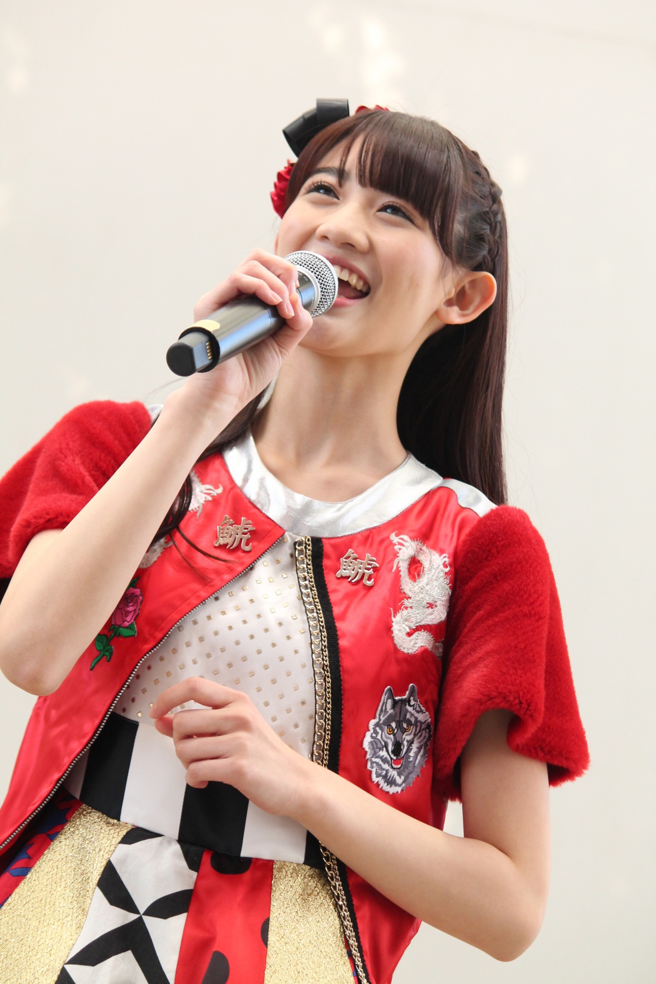 秋本帆華