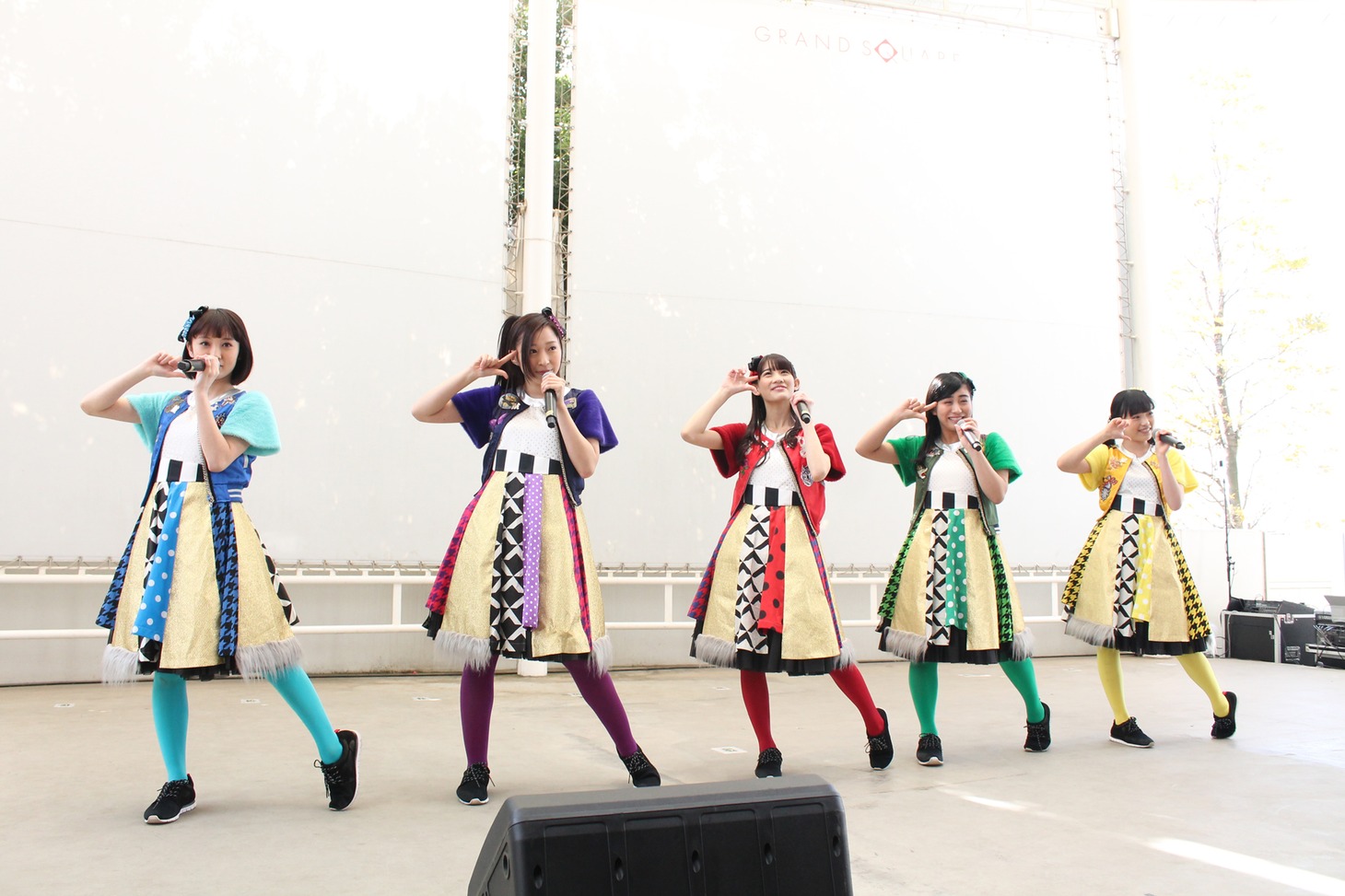 チームしゃちほこ「2ndアルバム『おわりとはじまり』発売記念Freeなイベント」の様子。