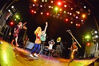 SpecialThanks（撮影：清水ケンシロウ）