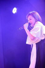 篠崎愛（Photo by HAJIME KAMIIISAKA）