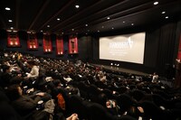 「『19972016 LIVE & DOCUMENT』上映会 ＋ トークセッション」の様子。（写真提供：ソニー・ミュージックレコーズ）