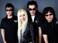 鮎川誠＆シーナの愛娘・LUCY（左から2番目）をボーカルに迎えたバンド、シーナ＆ロケッツ feat.LUCY MIRROR。