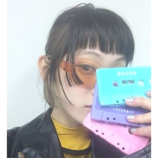コムアイ