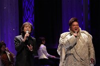 藤澤ノリマサと岡本知高。(c)フジテレビ