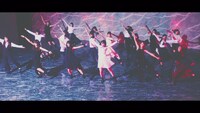 乃木坂46「インフルエンサー」ミュージックビデオのワンシーン。