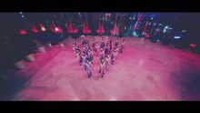 乃木坂46「インフルエンサー」ミュージックビデオのワンシーン。