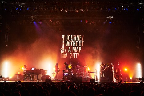「Journey without a map 2017」ツアーファイナルの様子。（提供：ポニーキャニオン）