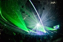 2月28日に日本武道館で行われた「NEO ROCK FES supported by『an』」でのandropのライブの様子。（Photo by RUI HASHIMOTO [SOUND SHOOTER]）