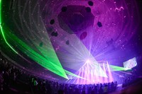 2月28日に日本武道館で行われた「NEO ROCK FES supported by『an』」でのandropのライブの様子。（Photo by RUI HASHIMOTO [SOUND SHOOTER]）