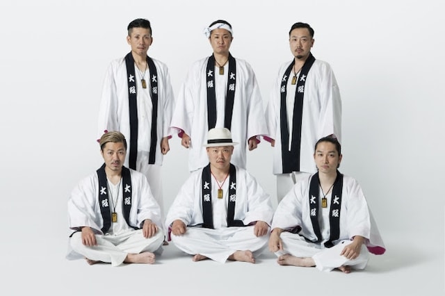 ET-KING。写真前列中央がいときん。