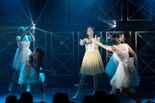 東京パフォーマンスドール「ダンスサミット"DREAM CRUSADERS"」の様子。