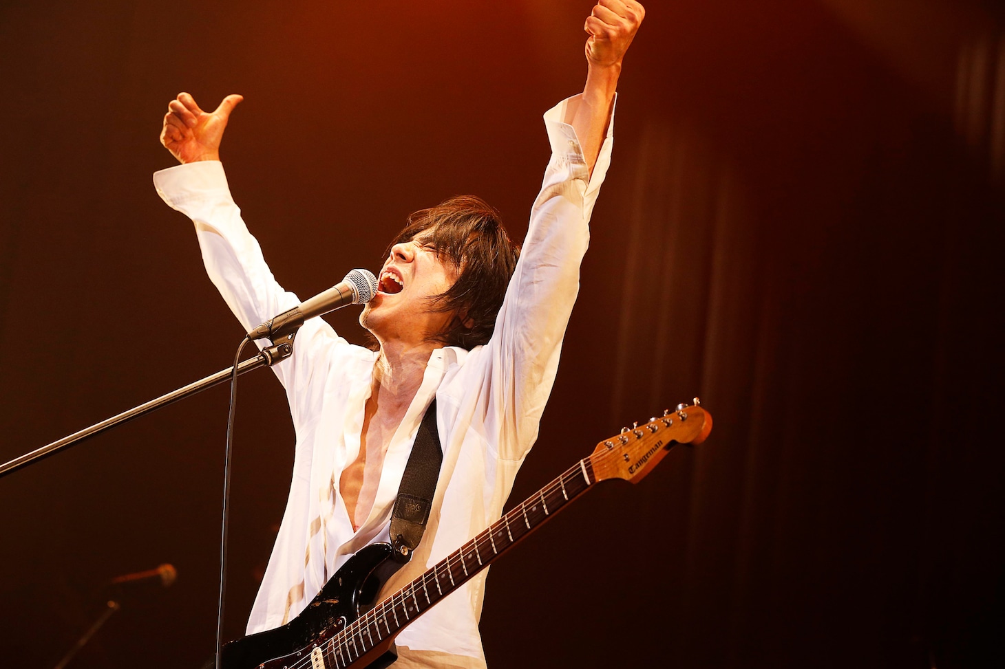 宮本浩次（Vo, G）（撮影：岡田貴之）