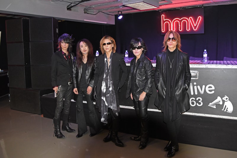 人気画像1位は「ロンドン一時騒然、X JAPAN『WE ARE X』サントラサイン会」より、X JAPAN。