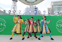 「あいち健康チャレンジオープニングイベント」に出演したチームしゃちほこ。