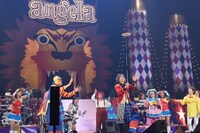 angela「angelaのミュージック・ワンダー★特大サーカスin日本武道館～僕等は目指したShangri-La～」の様子。