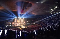 angela「angelaのミュージック・ワンダー★特大サーカスin日本武道館～僕等は目指したShangri-La～」の様子。