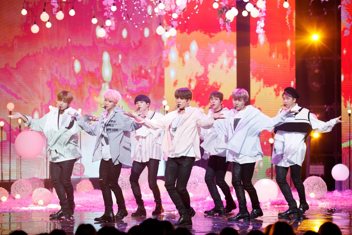 防弾少年団 (c)CJ E&M CORPORATION, all rights reserved