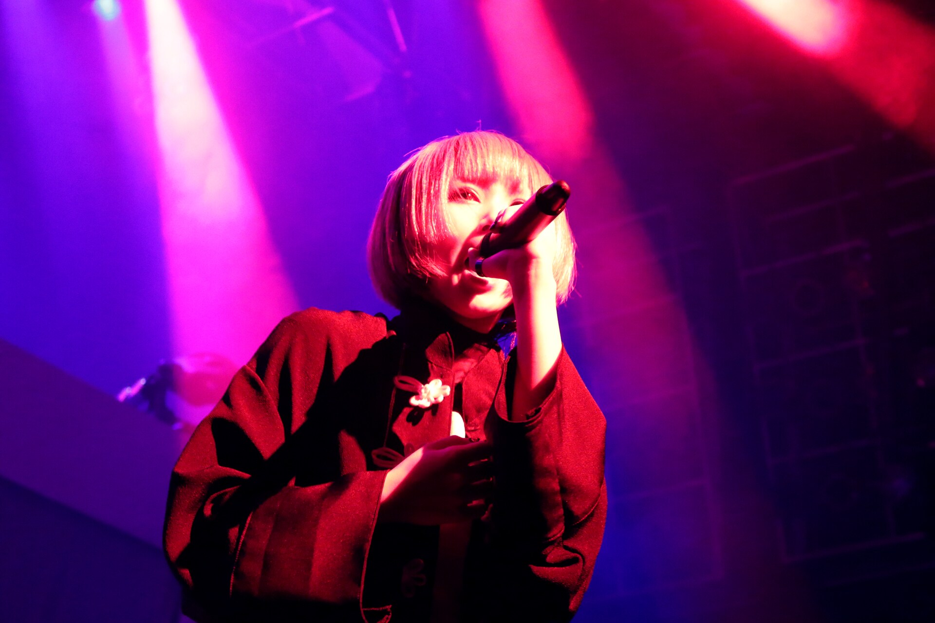 世界中を虜にしたい」REOL、大盛況のワンマンで目標宣言 - 音楽ナタリー