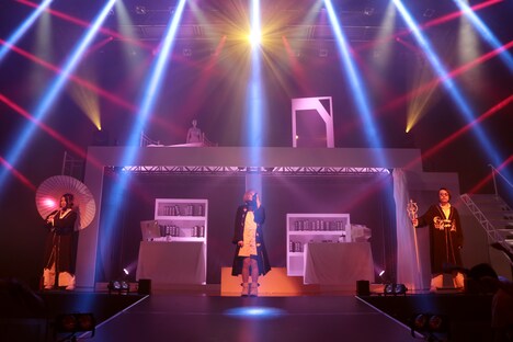 「テンカイ ノ コウシキ」大阪・なんばHatch公演の様子。（Photo by Koji Iwase）