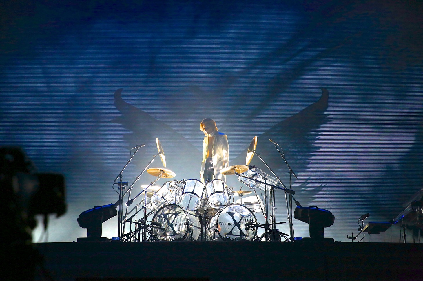 YOSHIKI（Dr, Piano）