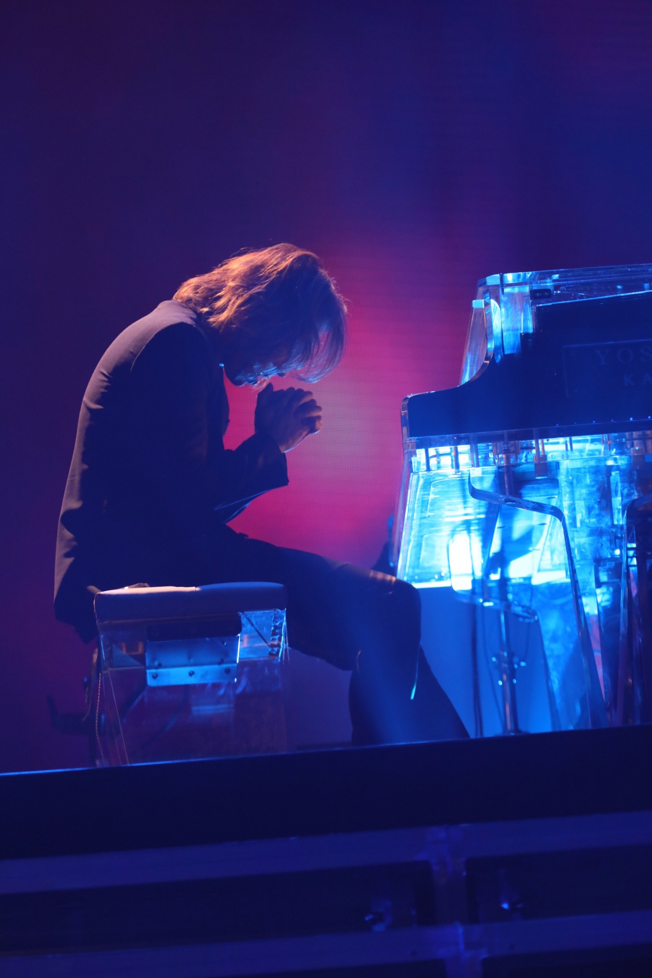 YOSHIKI（Dr, Piano）