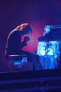 YOSHIKI(Dr, Piano)