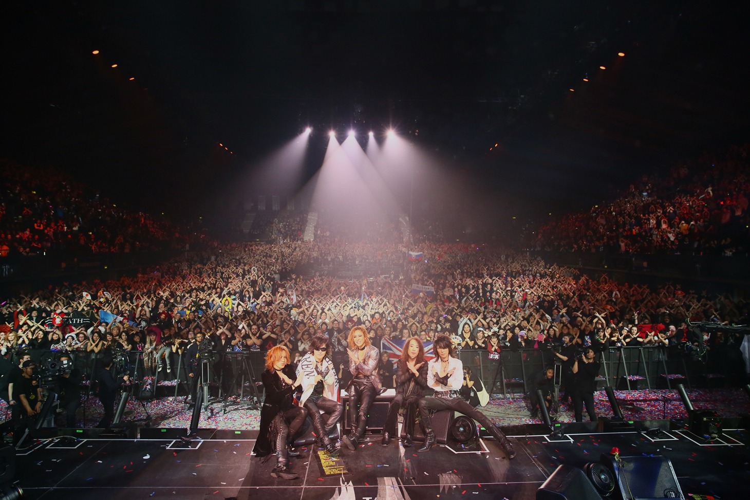 人気画像10位は「X JAPAN、1年越しで成功させたイギリス・ウェンブリー公演」より、X JAPAN。