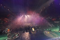 X JAPANのライブの様子。