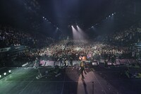 X JAPANのライブの様子。