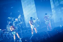 POLYSICS「20周年 OR DIE!!! All Time POLYSICS!!!」の様子。（撮影：三吉ツカサ）