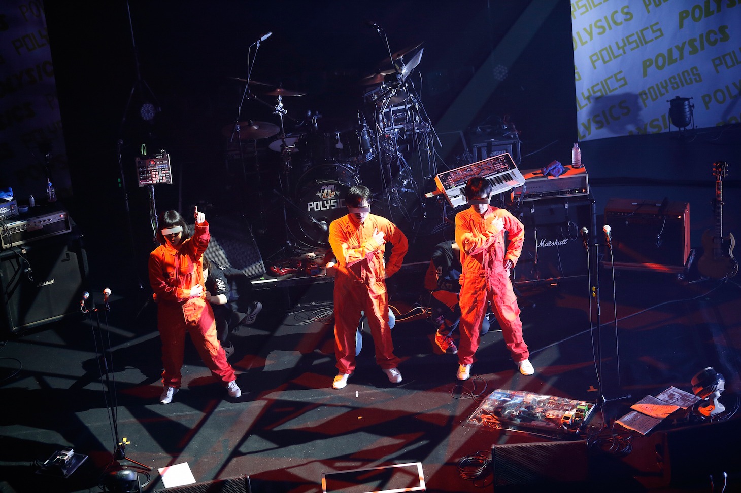 POLYSICS「20周年 OR DIE!!! All Time POLYSICS!!!」の様子。（撮影：三吉ツカサ）