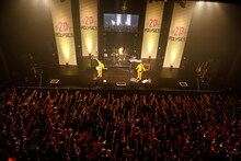 POLYSICS「20周年 OR DIE!!! All Time POLYSICS!!!」の様子。（撮影：三吉ツカサ）