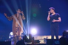 左からピコ太郎、モリッツ・ガース。（写真提供：AMC）