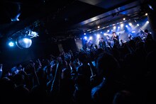 odolとPELICAN FANCLUBによるコラボパフォーマンスの様子。（Photo by Daisuke Miyashita）