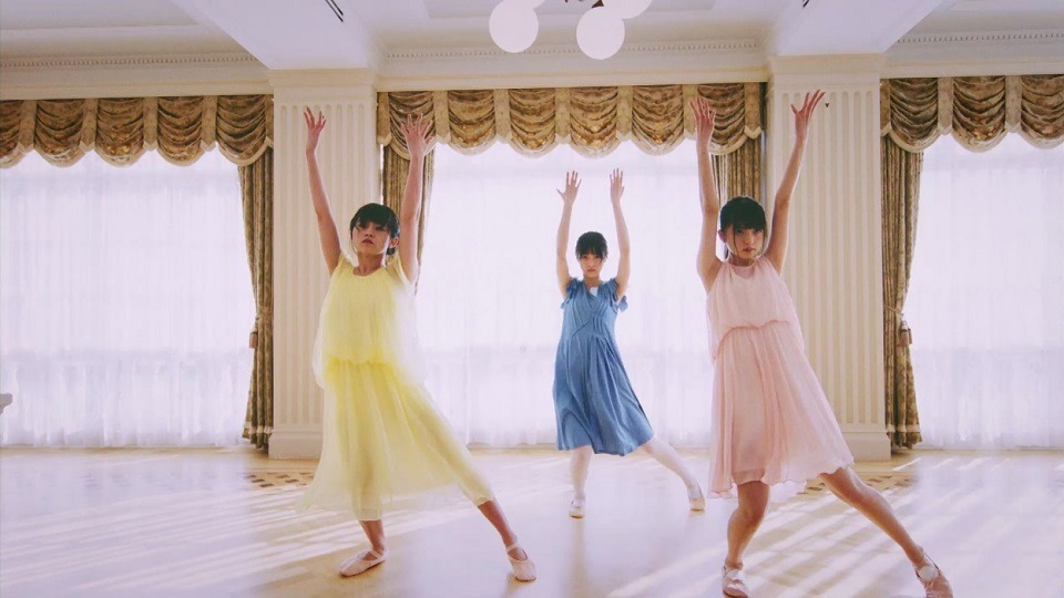 「Another Ghost」MVのワンシーン。