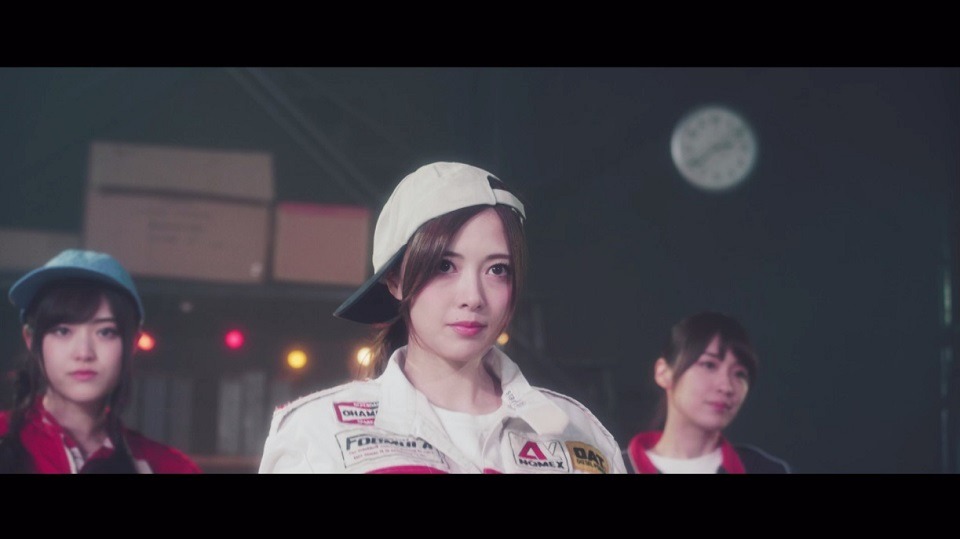 「意外BREAK」MVのワンシーン。