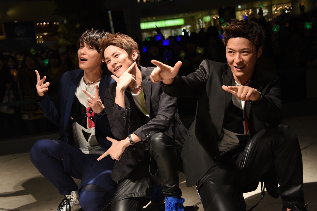 Lead、フリーライブでEL SQUADとフィーバー！光とダンスの融合にファン熱狂