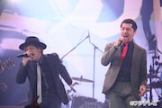 TAKUMA(10-FEET)と谷中敦(東京スカパラダイスオーケストラ)。