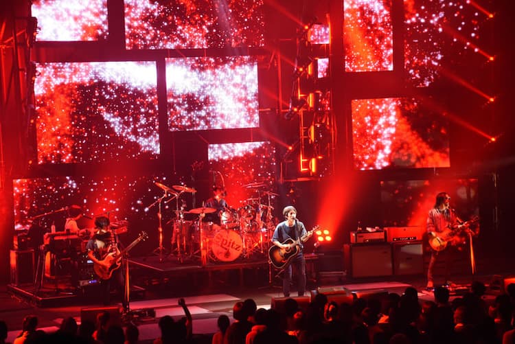 スピッツ「醒 め な い」ツアーがDVD/BDに、初の映像化楽曲も - 音楽  