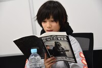 自身の考えてきた商品のアイデアを発表するジョー。