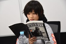 自身の考えてきた商品のアイデアを発表するジョー。