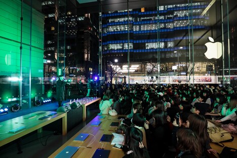 「アーティストになろう:ぼくのりりっくのぼうよみ」の様子。