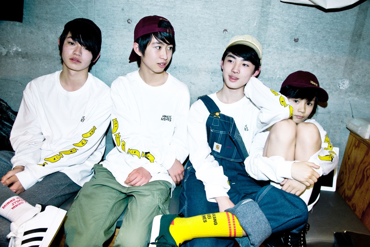 MAGiC NEMESのアイテムを身にまとうMAGiC BOYZ。