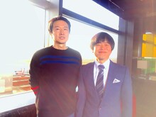 左から小沢健二、バカリズム。