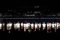 「東日本大震災復興支援特別公演～誰かのためにプロジェクト2017～」AKB48劇場の様子。(c)AKS