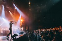 尾崎裕哉「LET FREEDOM RING TOUR 2017」東京公演の様子。（Photo by kenji.87）