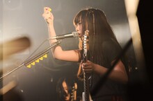 「ЯeaLデビュー1周年記念企画 ЯeaL Яock Яevolution vol.5 ～ЯeaL vs Gacharic Spin～」の様子。（Photo by MASANORI FUJIKAWA）