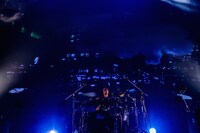 Gaku（Dr）（Photo by TAKASHI KONUMA）