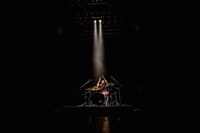 Gaku（Dr）によるドラムソロの様子。（Photo by TAKASHI KONUMA）